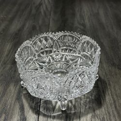 Clear Cut Glass Footed Bowl with Floral Pattern Decorative Round Glossy Finish
