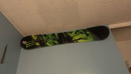 Monster snowboard