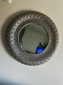 Round Mirror