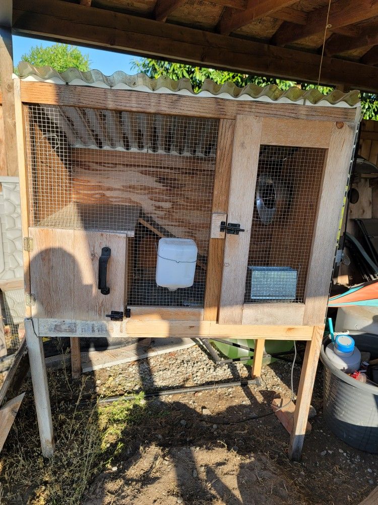 Free Home Made Rabbit Hutch for Sale in Edgewood, WA OfferUp