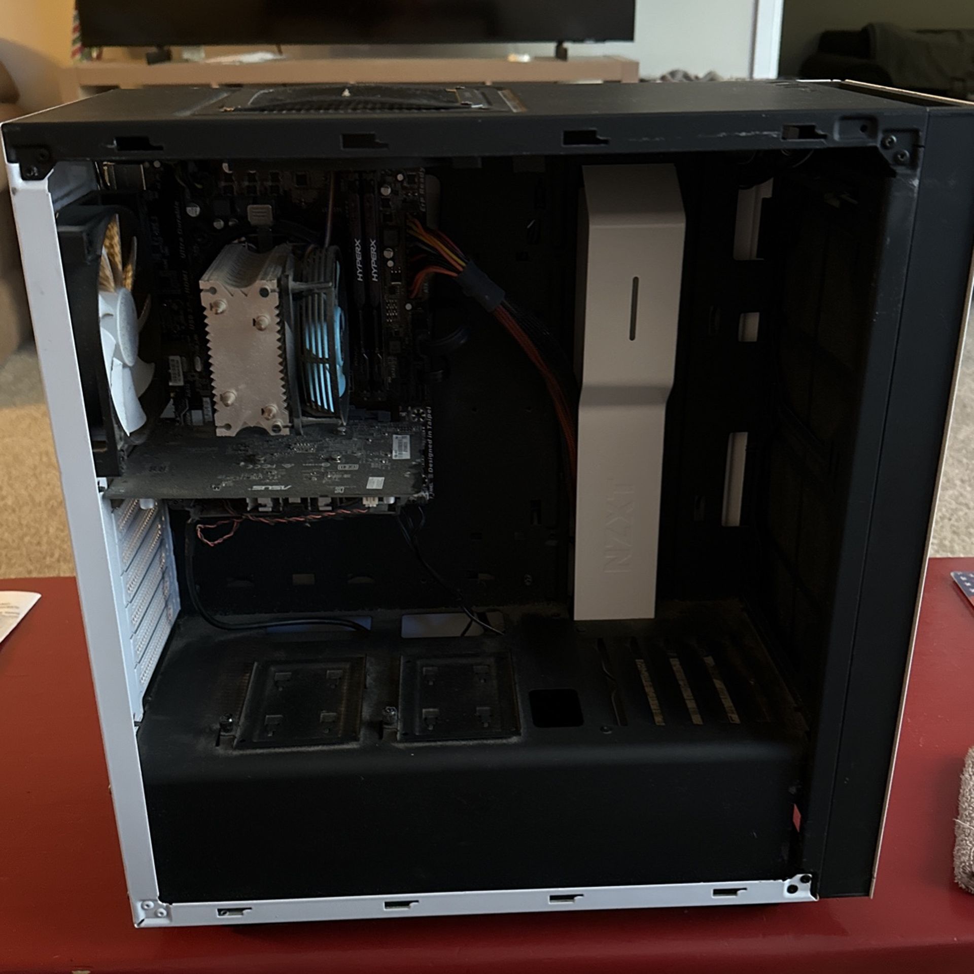 Gaming Computer Tower With Components 