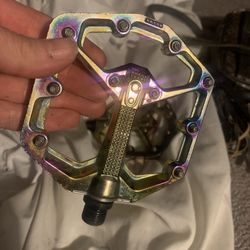 Pair Of Crank Brothers Oil Slick Stamp Flat Pedals 