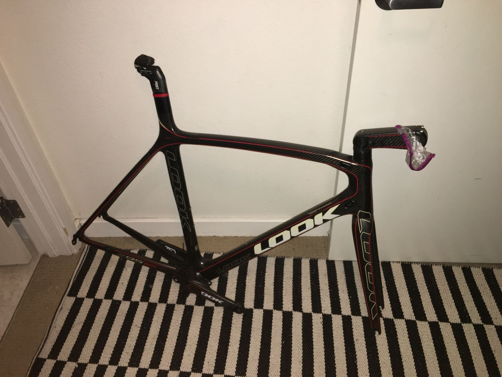 Full carbon road bike frame