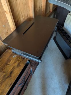 Standing desk