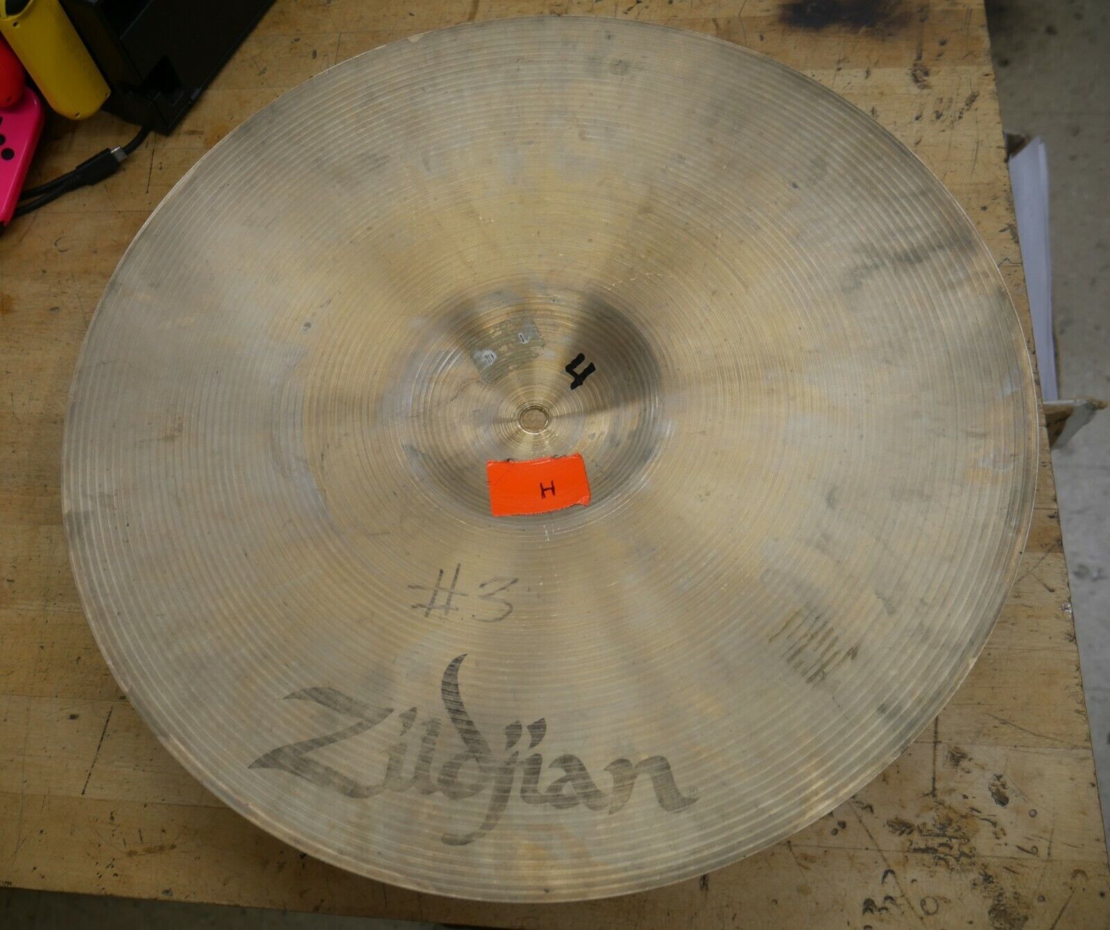 Zildjian Z-Multi-Application Concert  Marching 18” AVEDIS  Cymbal 1717GR USED  USED. TESTED. IN A GOOD WORKING ORDER. 