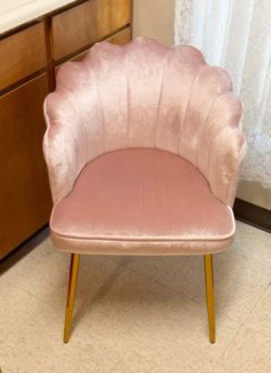 Pink Velvet Accent Chair Hollywood Regency Style great for vanity ✨