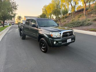 2011 Toyota Tacoma Double Cab PreRunner pickup 4D 5FT
