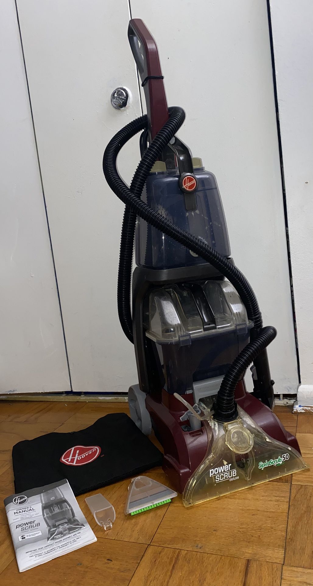 Hoover PowerScrub Deluxe Carpet Cleaner