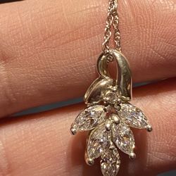 925 Sterling Silver Dominique new beautiful necklace it’s 18 inch chain