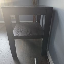 Nightstand/Lamp Table 