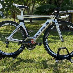 Cannondale Slice RS Hi-Mod Ultegra Tri/TT bike