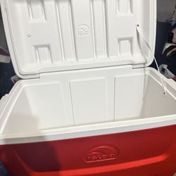 48 QT Igloo Ice Chest Cooler Red 