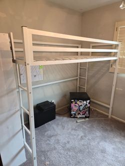 Bunk bed