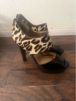 Women’s SZ 8 BCBG Cheetah heels- NEW