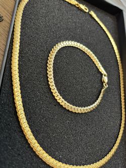 18 Karat Gold Plated Chain And Bracelet 