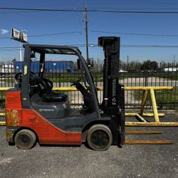 2017 Toyota 8FGCU32 Forklift