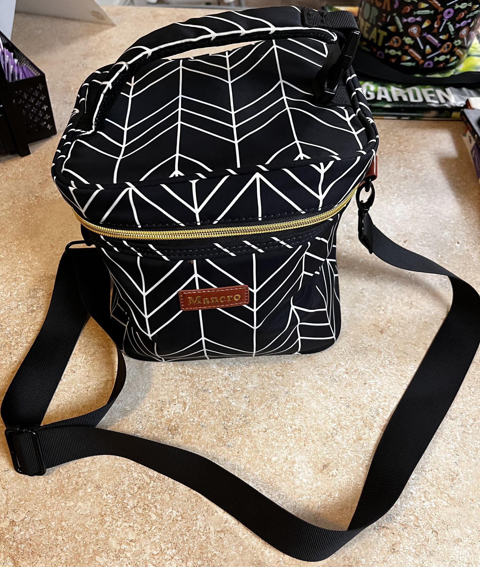 Black Wave Mancro Brand Cooler Bag. Can Fit 6 Baby Bottles Up to 9 Oz.   