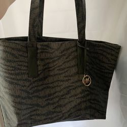 Michael Kors Large Tote 