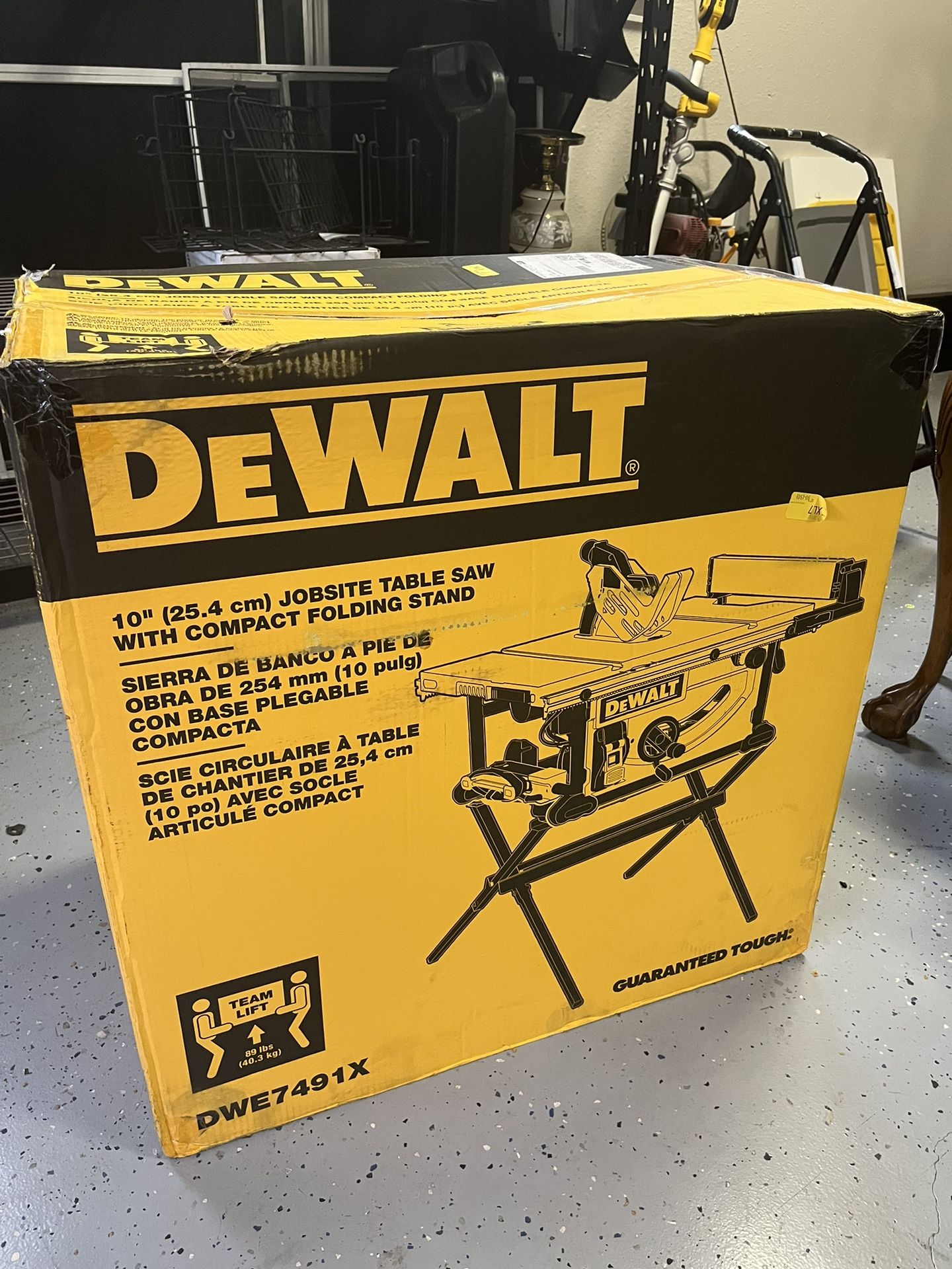 NIB DEWALT Table Saw, 10 Inch, 15 Amp, 32 ½-Inch Rip Capacity, Dust Collector, Scissor Stand