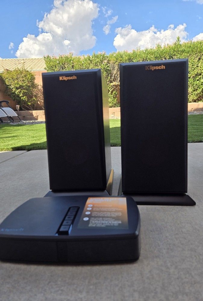 2 Klipsch Speakers Set
