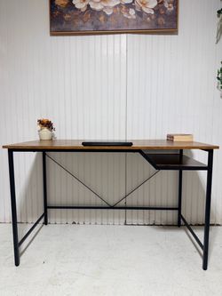 Desk, Escritorio