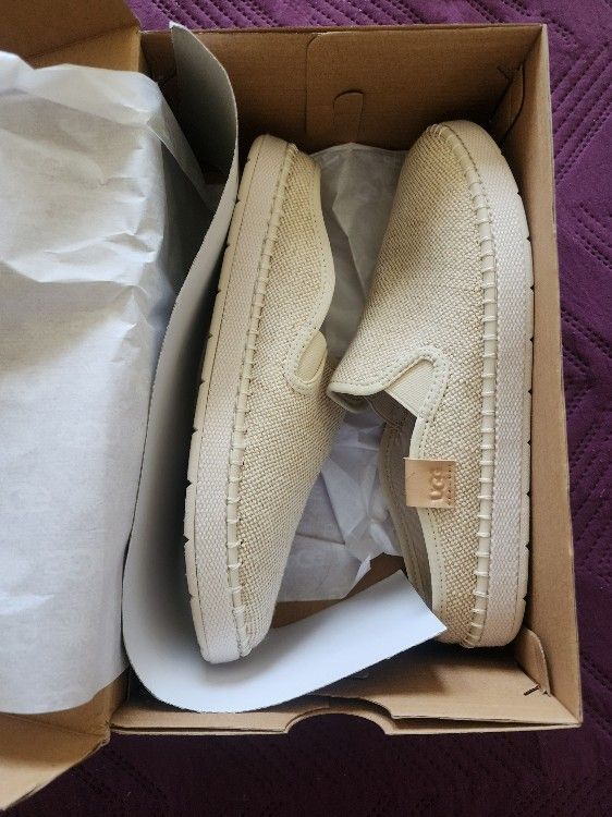 UGGS