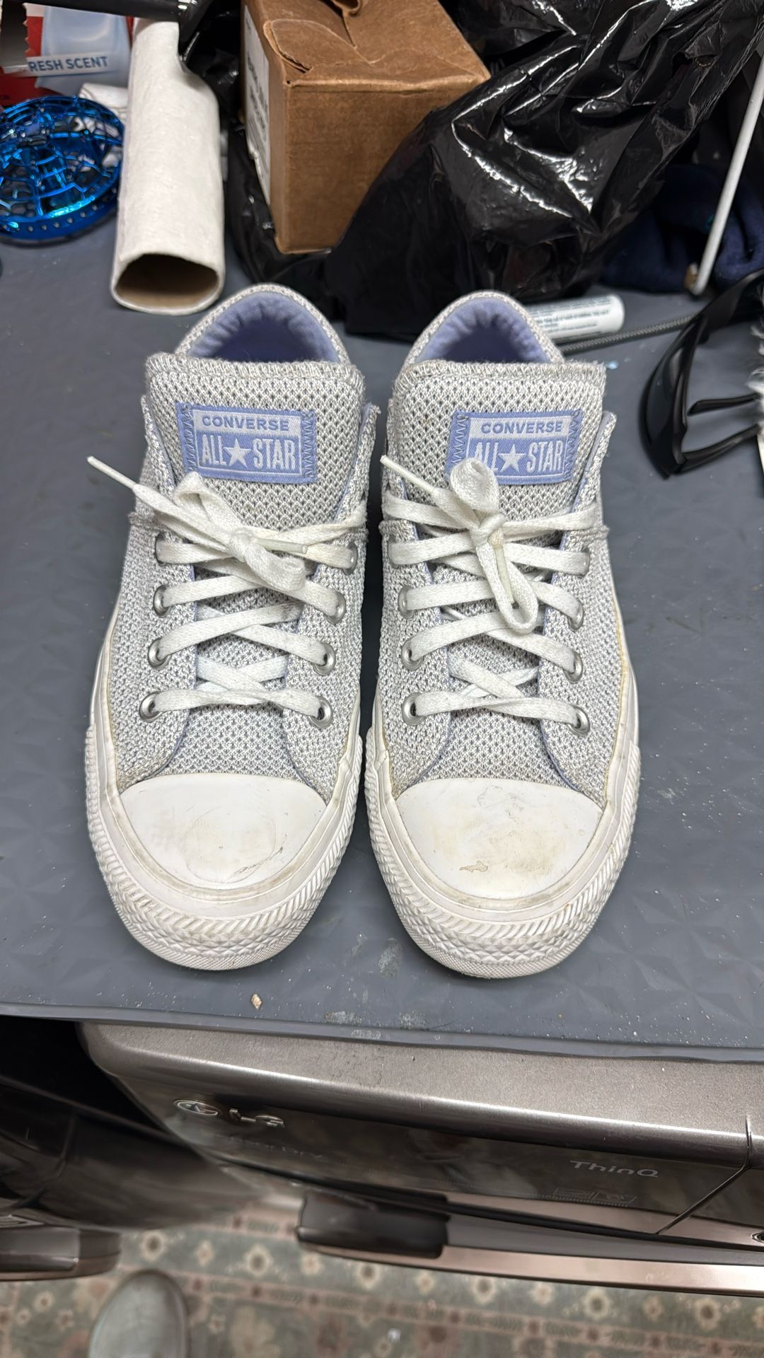 Converse Women’s Size 8 Great Condition Shoes