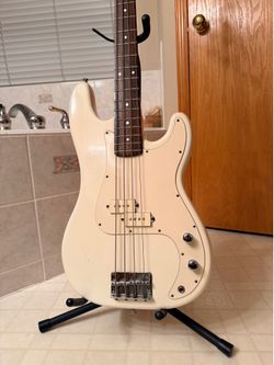 Electric Bass 4 String