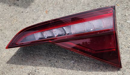 2019 2020 2021 VW VOLKSWAGEN JETTA TRUNK LID RIGHT PASSENGER INNER LIGHT