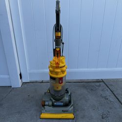 Dyson DC14 All-Floors Cyclone Upright Vacuum Cleaner for in La Mirada, CA - OfferUp