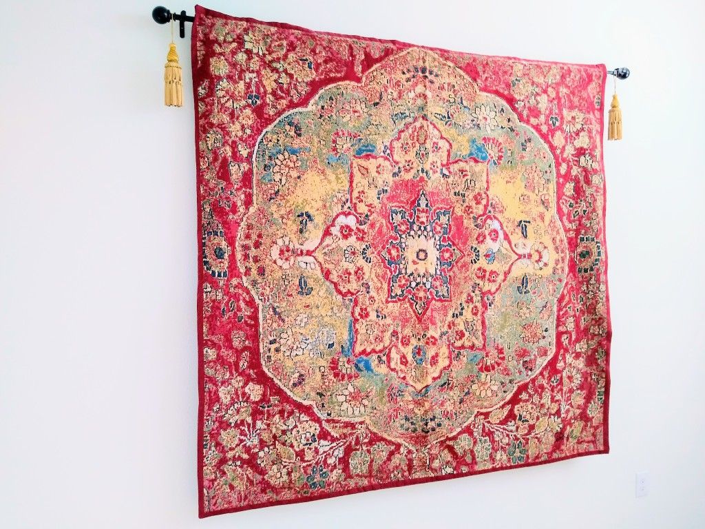 Beautiful Wall Tapistry Hanging Rug. Excellent Shape and Hardware is included,All Products : American Fashion Style Bags On Sale