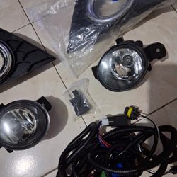 2 Fog Lights Nissan Sentra