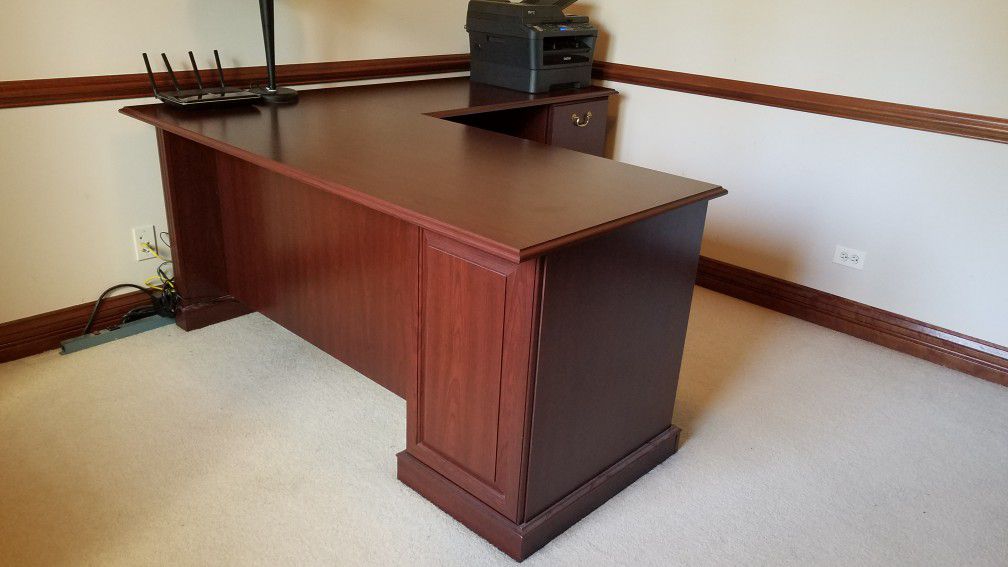 L Shaped cherry wood desk, VGC