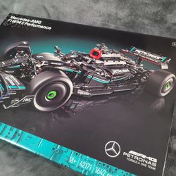 LEGOS set - Mercedes-AMG
F1 W14 E Performance