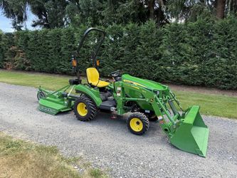 2021 John Deere 1023E Tractor, Loader, Brush Hog - 42 Hours
