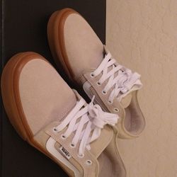 Men's VANS Chukka Low  Size 8.5 NEW