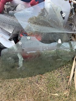 2003-2006 Infiniti G35 Driver Door Glass