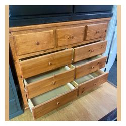 9 drawers dresser / Nine drawers dresser