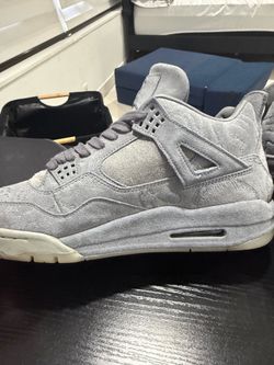 jordan 4 kaws
