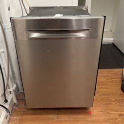 Bosh Dishwasher  24”