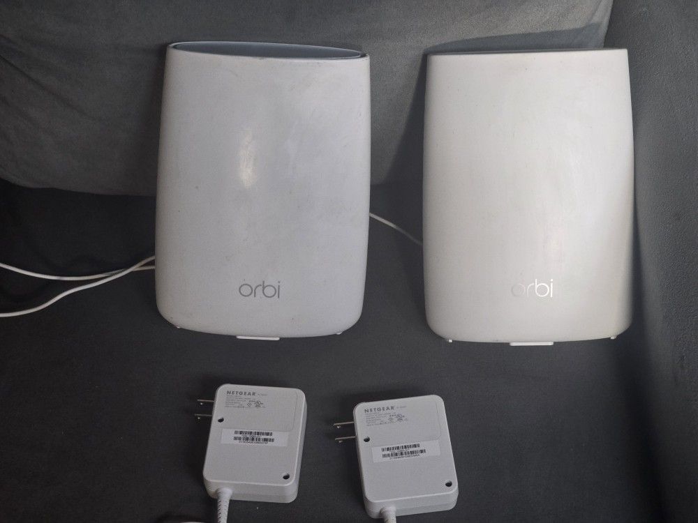 NETGEAR Orbi Mesh WiFi System for your entire home 5,000 sq ft. Of coverage