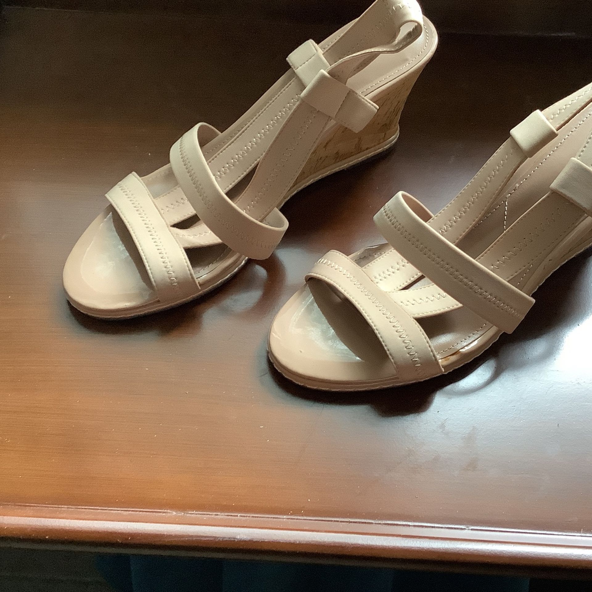 CHARLES BY CHARLE,S DAVID WEDGE SHOES