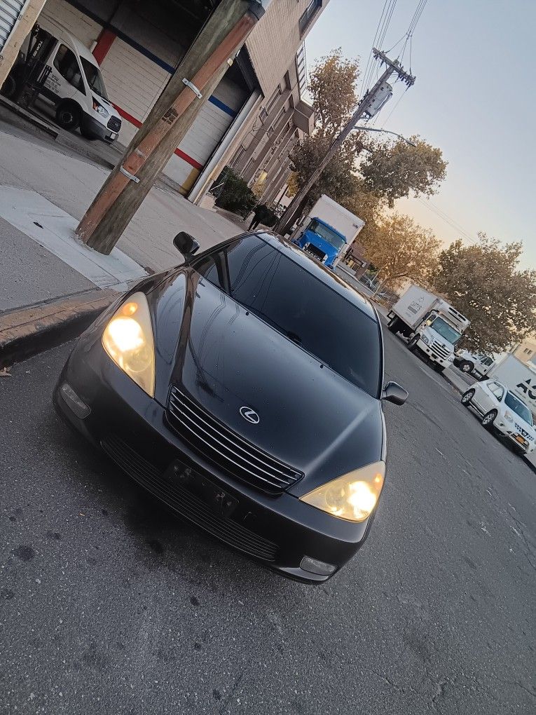 2004 Lexus ES 330