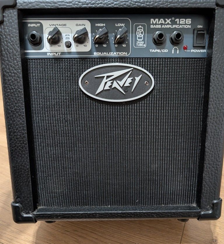 Peavey MAX® 126 10-Watt Bass Amp Combo