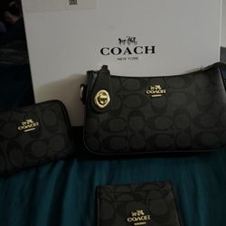 Coach Black Teri Leather Shoulder Bag in Signature Black With Wallet And Card Holder