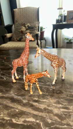 Schleich Giraffe Family Figurines