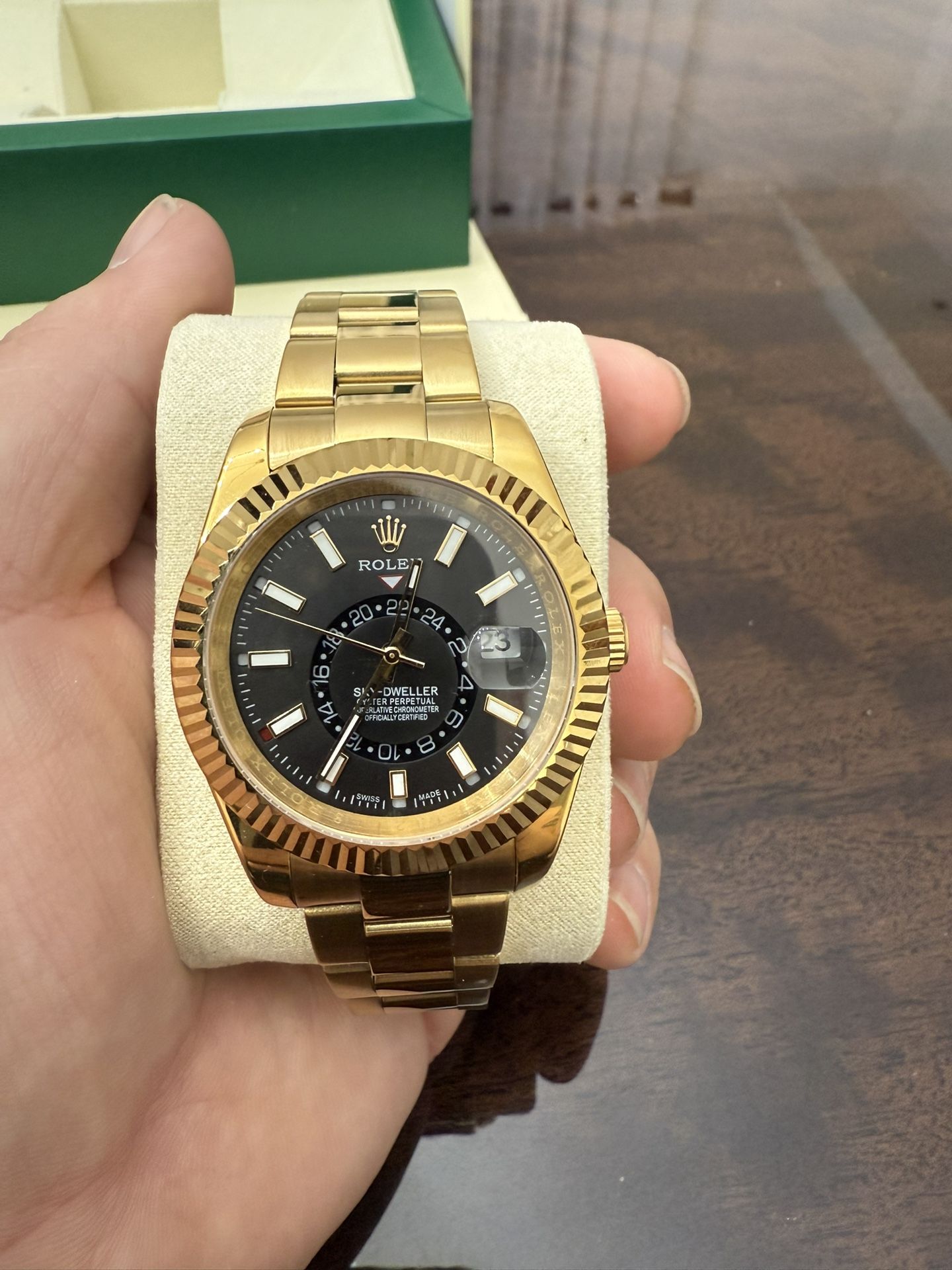 Lux Watch