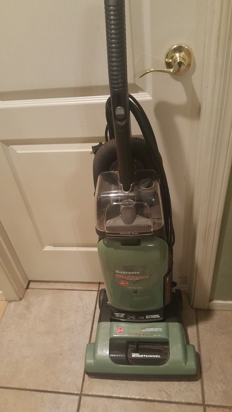 Hoover vacuum cleaner supreme with attatchments