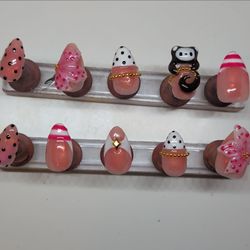 HANDMADE PRESS ONS!