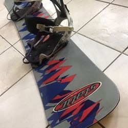 Static Snowboard Size 157 with XL QuicK Strap Bindings 